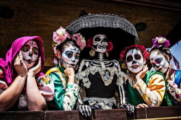 La gente muere. La catrina mexicana como símbolo de la muerte